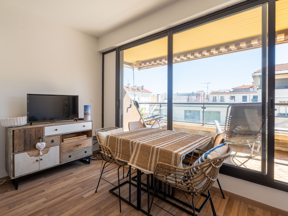 Studio 35m² rénové, balcon Sud, centre-ville Arcachon - Photo 3