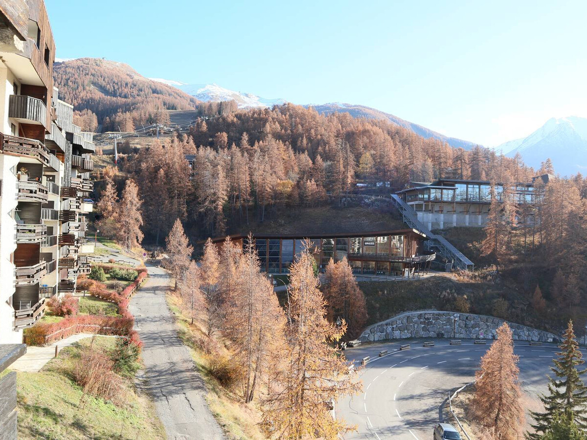 Studio 4 pers aux Orres, skis aux pieds, balcon sud - Photo 9