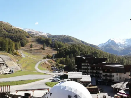 Studio 4 pers aux Orres, balcon sud, départ skis aux pieds : photo 9