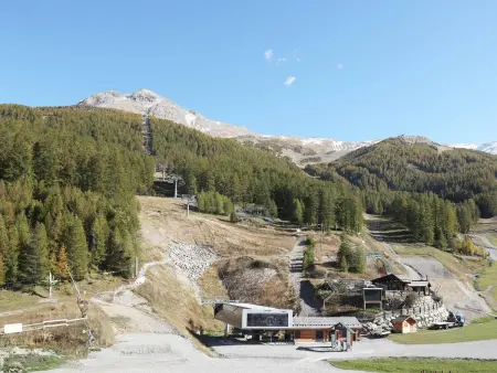 Studio 4 pers aux Orres, balcon sud, départ skis aux pieds : photo 10
