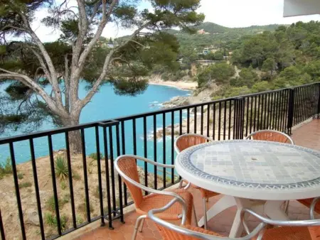 Location appartement à Tossa de Mar, Appartement Front de Mer à Tossa de Mar avec Terrasse, Piscine et Accès Direct à 4 Plages Privées