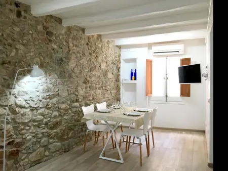 Location appartement à Tossa de Mar, Loft moderne rénové, 4 pers, clim, Wi-Fi, centre historique, près plage - Tossa de Mar