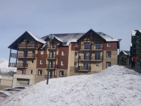 T3 face aux pistes avec garage et accès Spassio, Peyragudes : photo 12