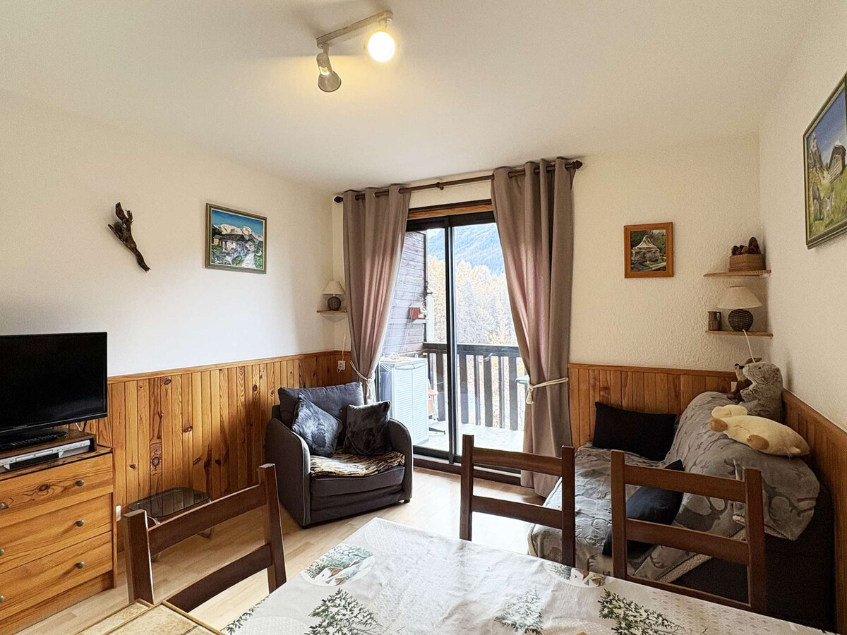 Studio 4 pers aux Orres, balcon sud avec vue vallée - Photo 1