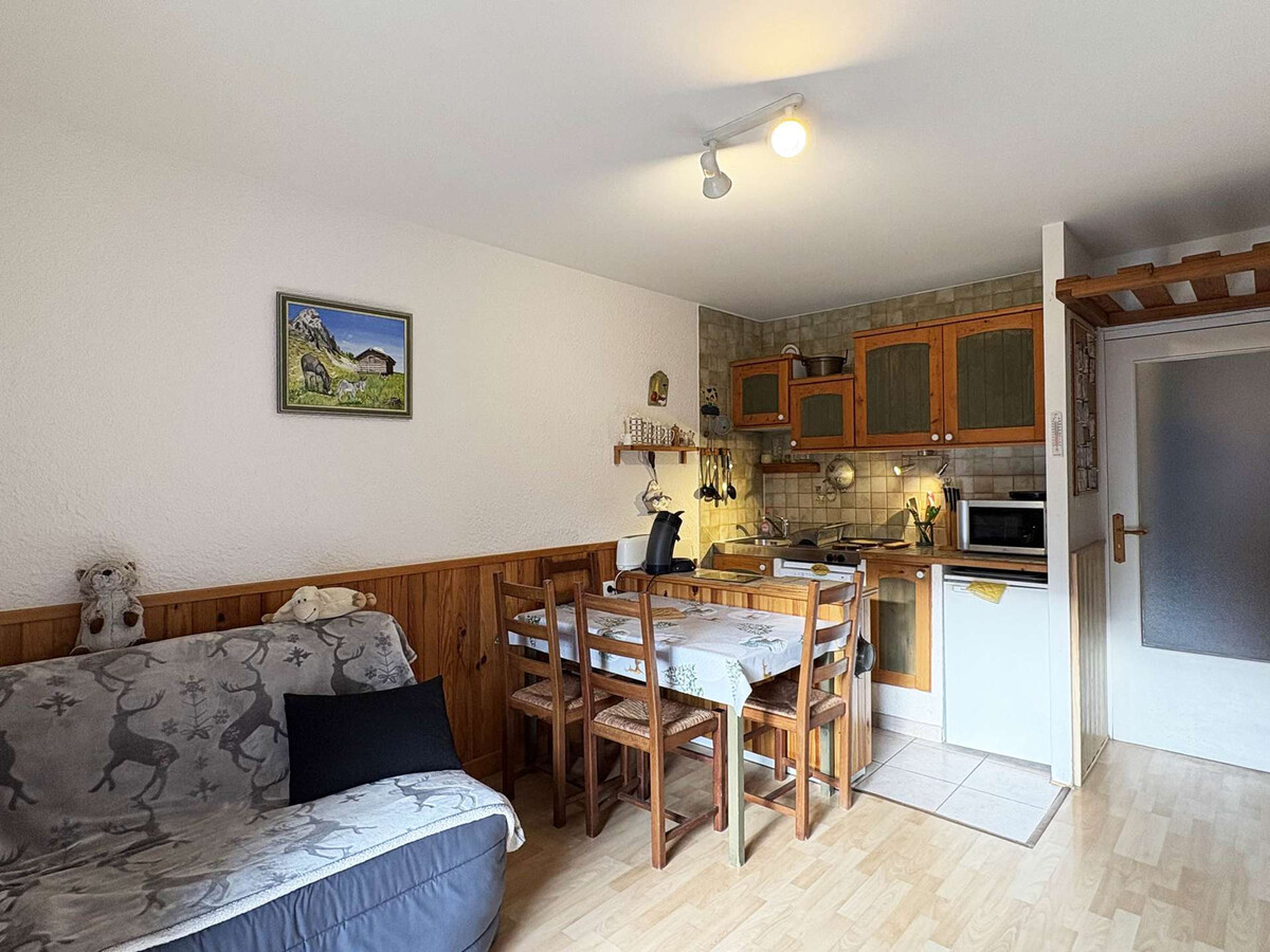 Studio 4 pers aux Orres, balcon sud avec vue vallée - Photo 3
