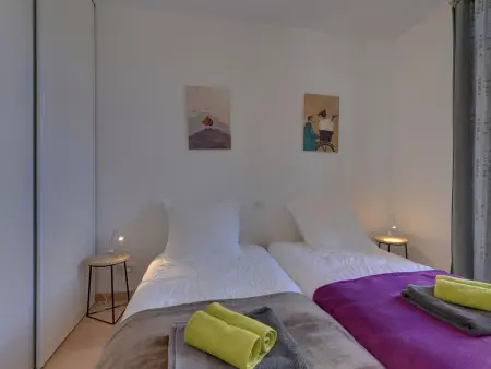 T3 centre La Bourboule, balcon vue montagne, petit chien accepté : photo 6