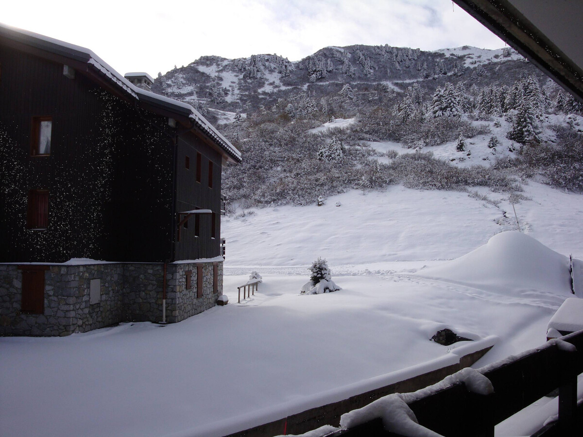 Studio 27m² aux pieds des pistes, 4 lits, balcon - Photo 7