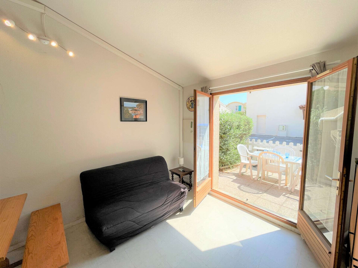 Studio mezzanine climatisé, piscine et parking à Gruissan - Photo 10