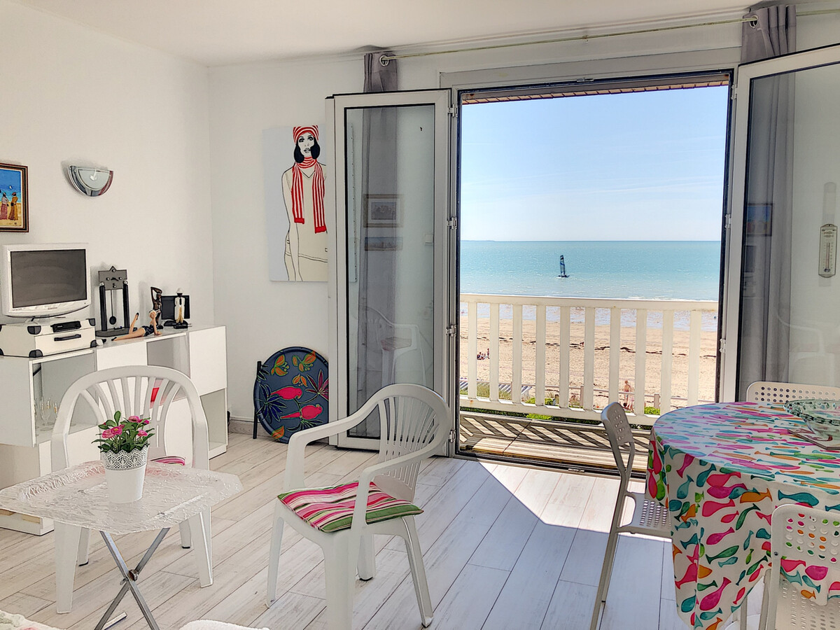 Appartement face mer avec jardin privatif à Jullouville - Photo 6