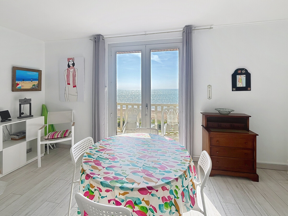 Appartement face mer avec jardin privatif à Jullouville - Photo 7