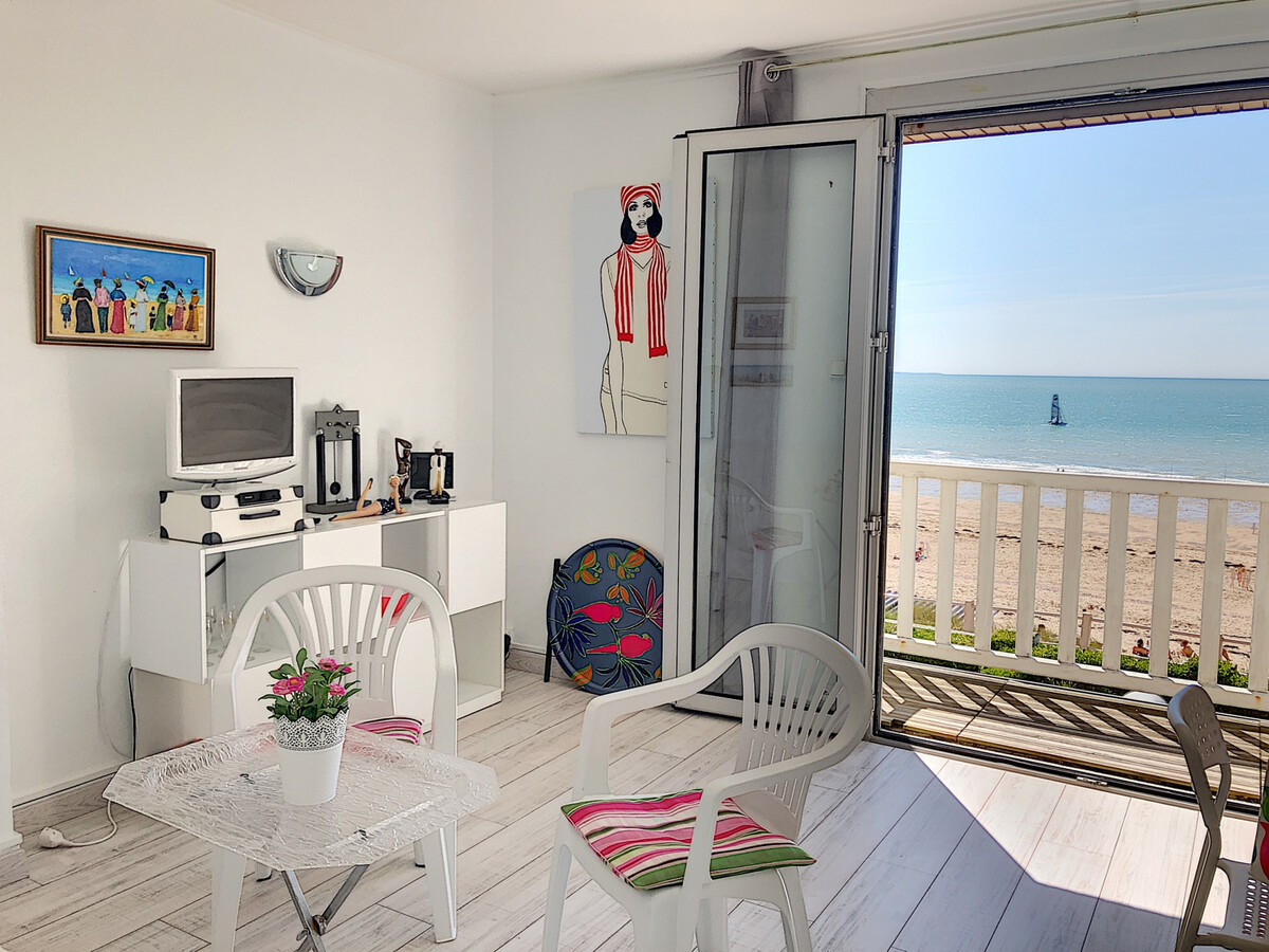 Appartement face mer avec jardin privatif à Jullouville - Photo 8