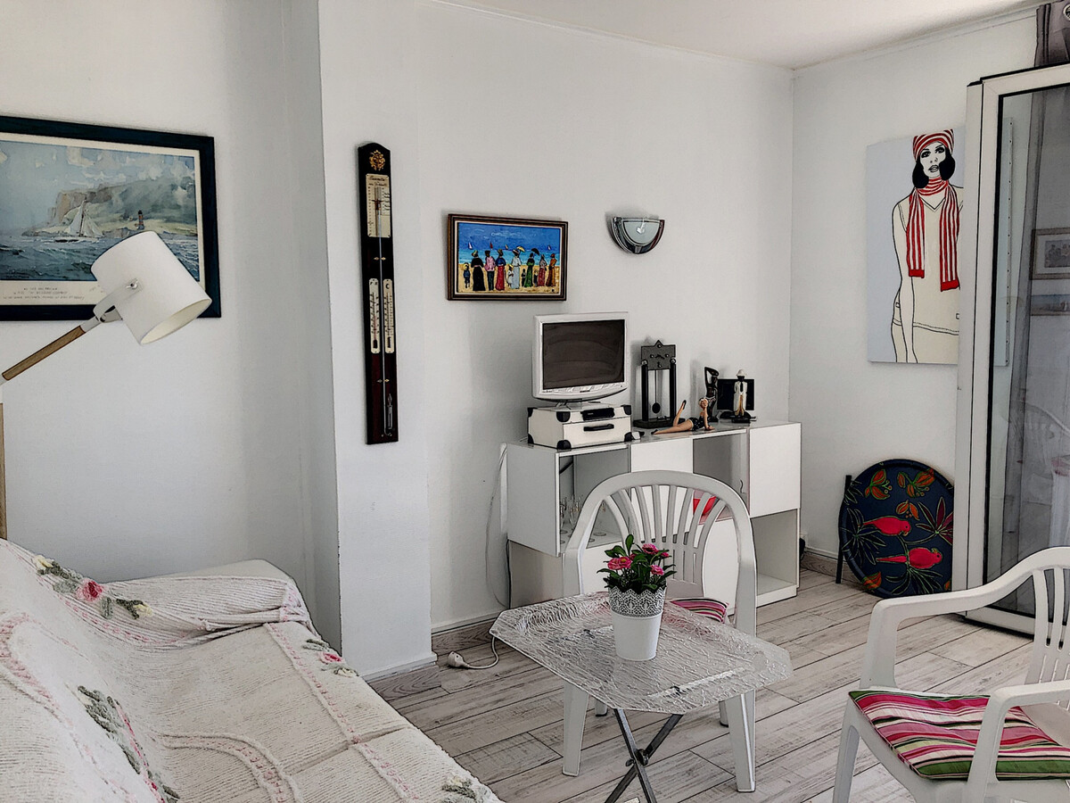 Appartement face mer avec jardin privatif à Jullouville - Photo 9