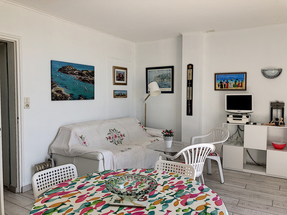 Appartement face mer avec jardin privatif à Jullouville - Photo 10