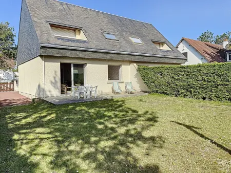 Location appartement à Jullouville, Appartement RDC avec jardin à 500m de la plage et 800m des commerces