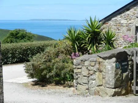 Adorable maison en pierre avec jardin et wifi, proche de la mer - Photo 4