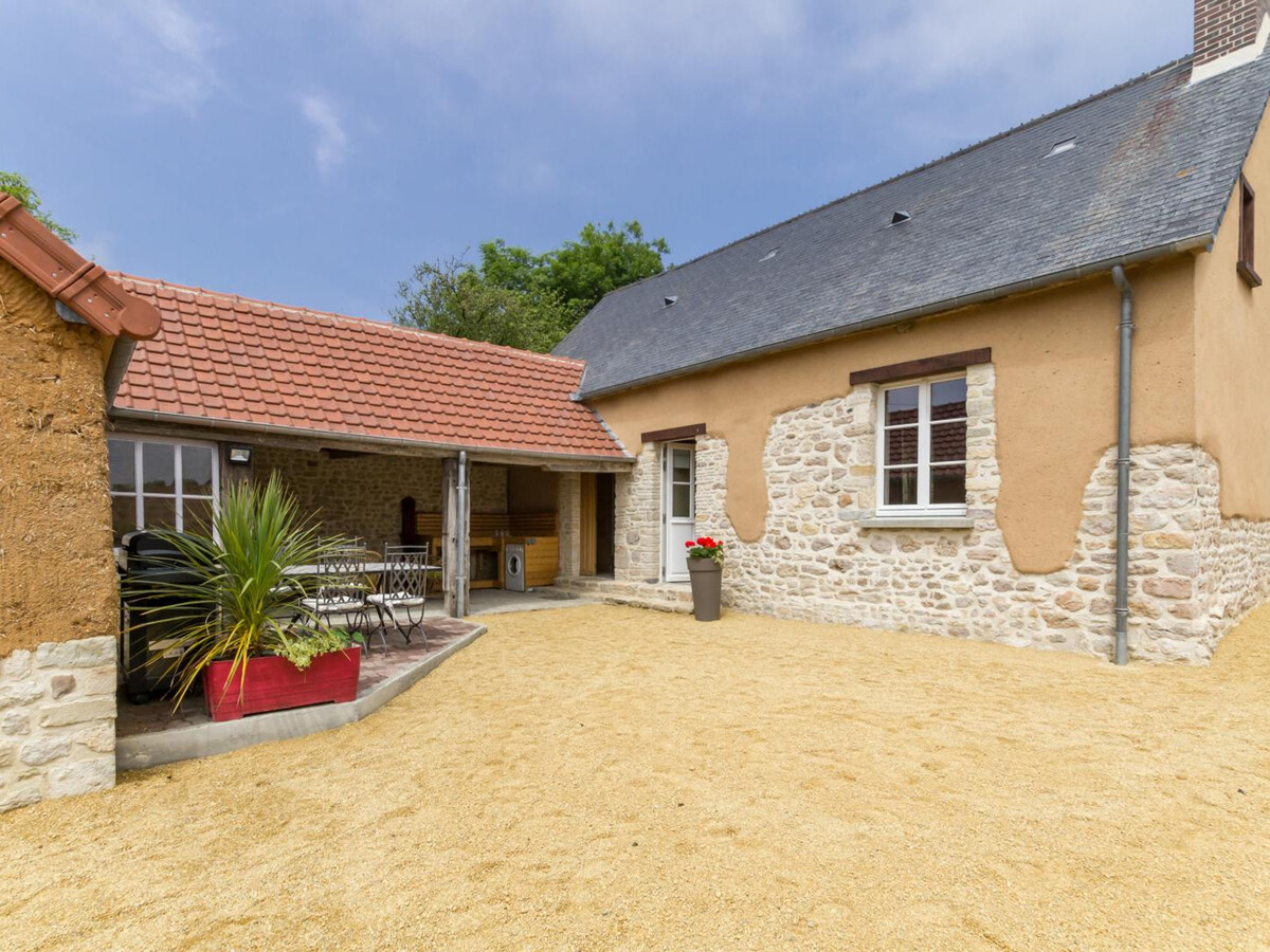 Maison normande restaurée, mezzanine et terrasse couverte - Photo 1