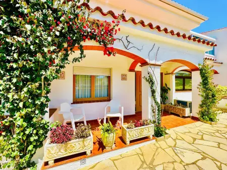 Location villa à Santa Cristina d'Aro, Maison familiale avec jardin et terrasse, proche plage, montagne et golf à Santa Cristina d’Aro
