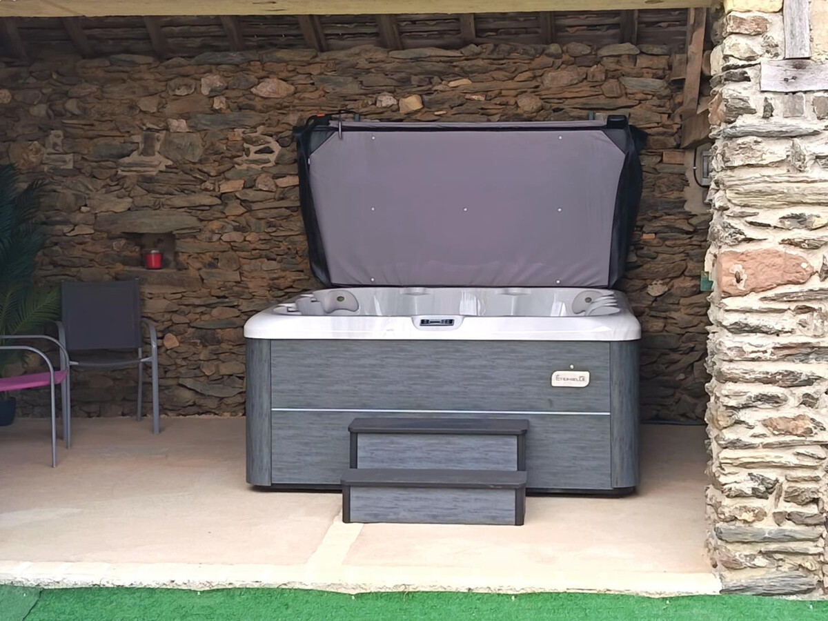Gite rural 60 m² avec jacuzzi privatif, à Génis - Photo 2