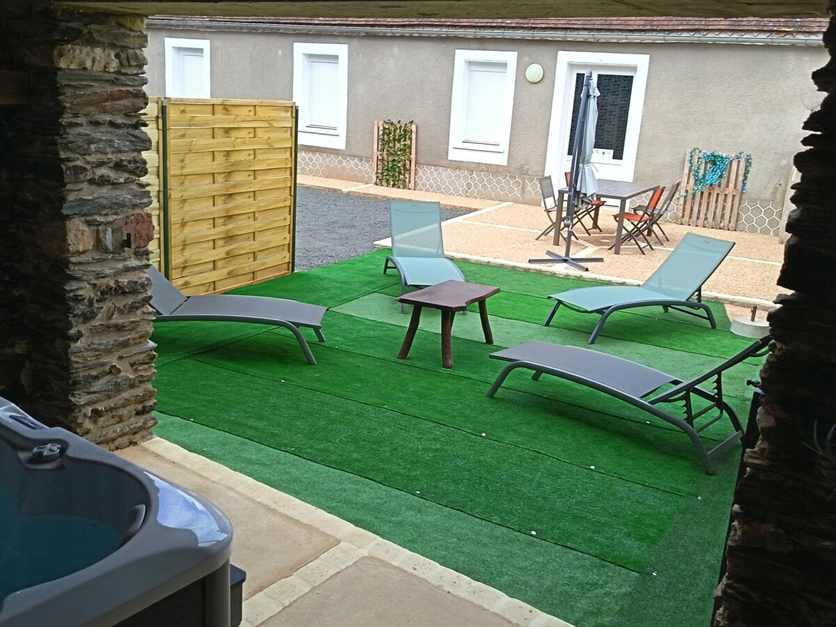Gite rural 60 m² avec jacuzzi privatif, à Génis - Photo 3
