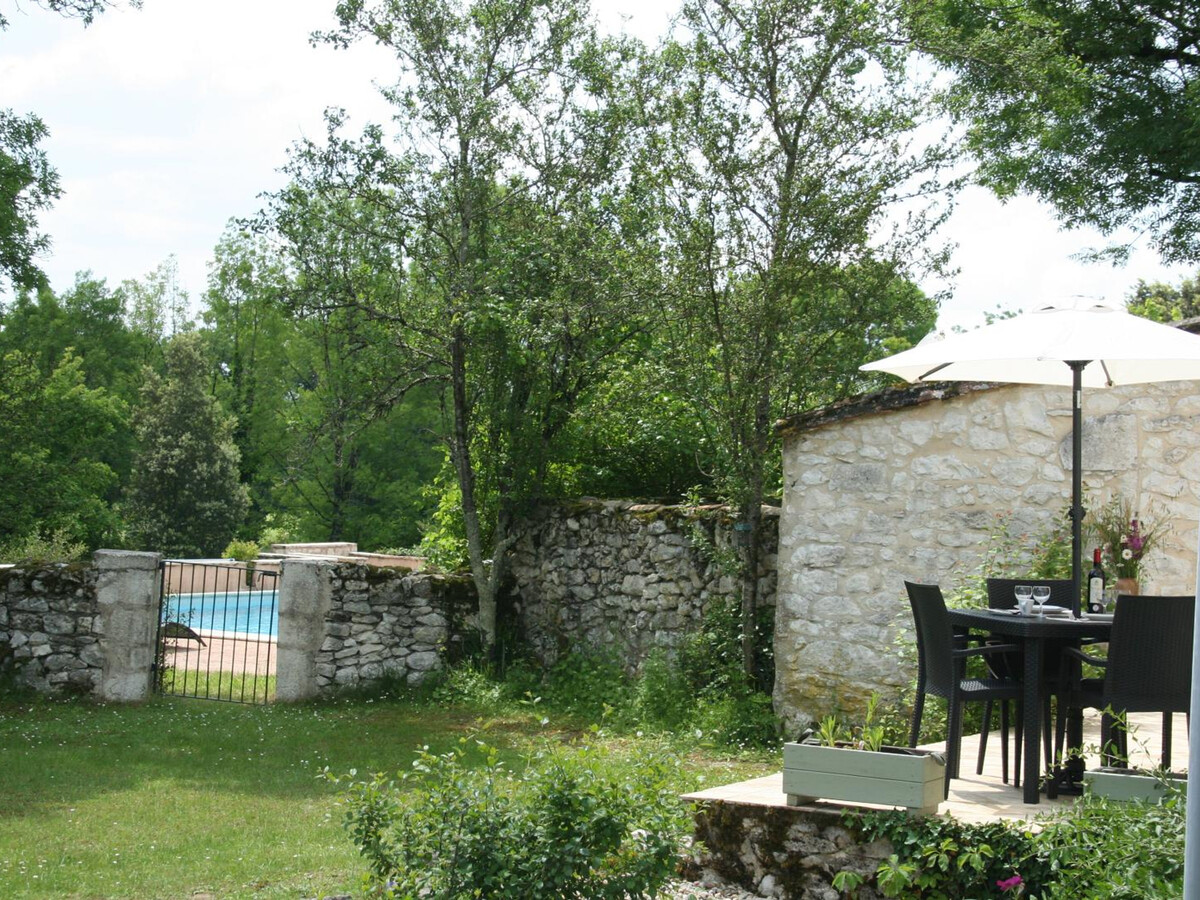 Gîte indépendant Périgord : piscine 14x7m et jardin 1000m² - Photo 13
