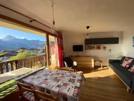 Location appartement à Crest Voland, Appartement confortable 4 pers., proche pistes et commerces, parking, balcon Sud-Ouest, animaux admis