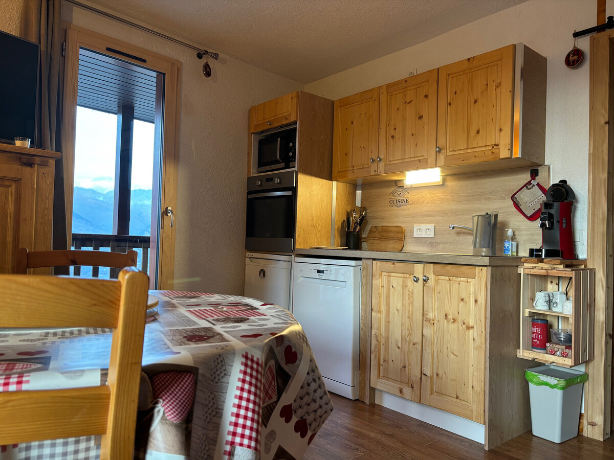 2 Pièces + Cabine Rénové, Balcon, Parking Gratuit - Photo 2