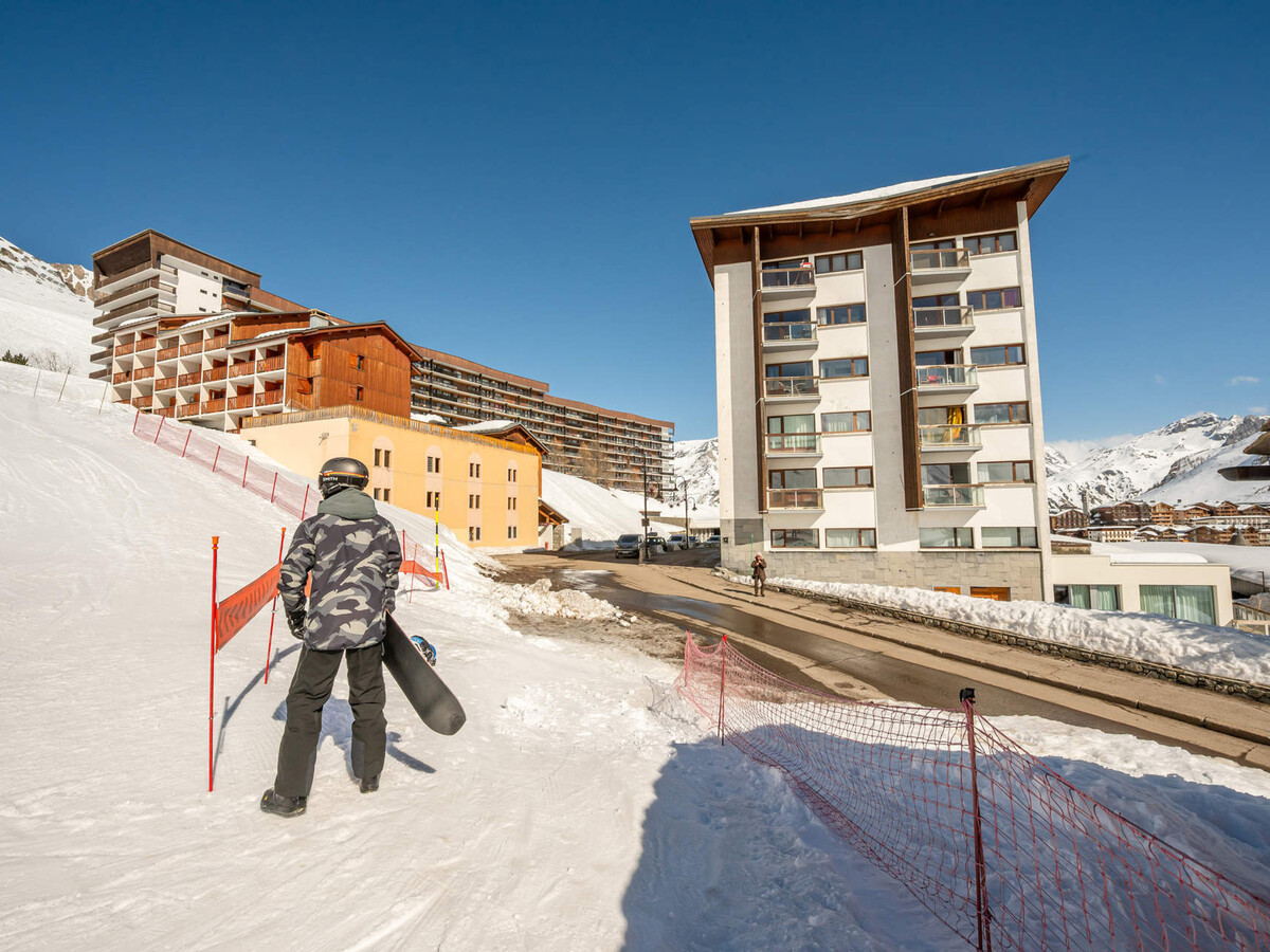 T2 rénové 3* Tignes, terrasse sud avec vue lac - Photo 23