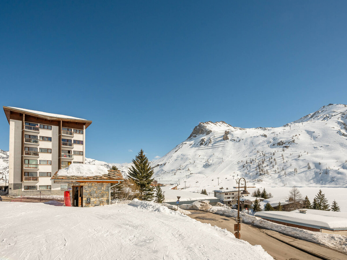 T2 rénové 3* Tignes, terrasse sud avec vue lac - Photo 24