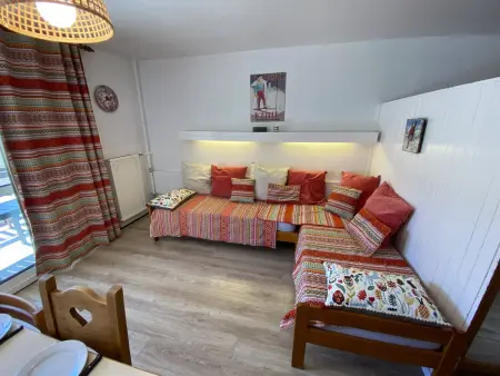 Studio rénové Superdévoluy : balcon plein sud face aux pistes : photo 2