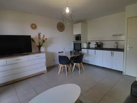 T2 40m² avec WiFi, parking et vue piscine à Sète : photo 3