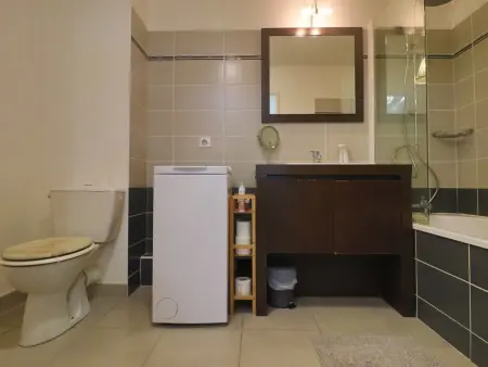 T2 40m² avec WiFi, parking et vue piscine à Sète : photo 10