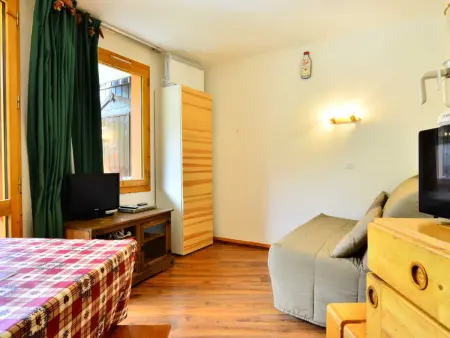 Location appartement à Bellentre, Studio cosy à Montchavin Les Coches, pied des pistes, balcon, parking gratuit