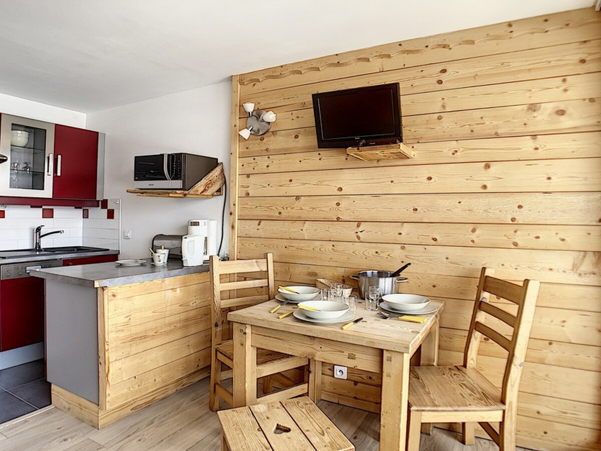 Studio rénové 18 m² avec balcon sud aux Menuires - Photo 2