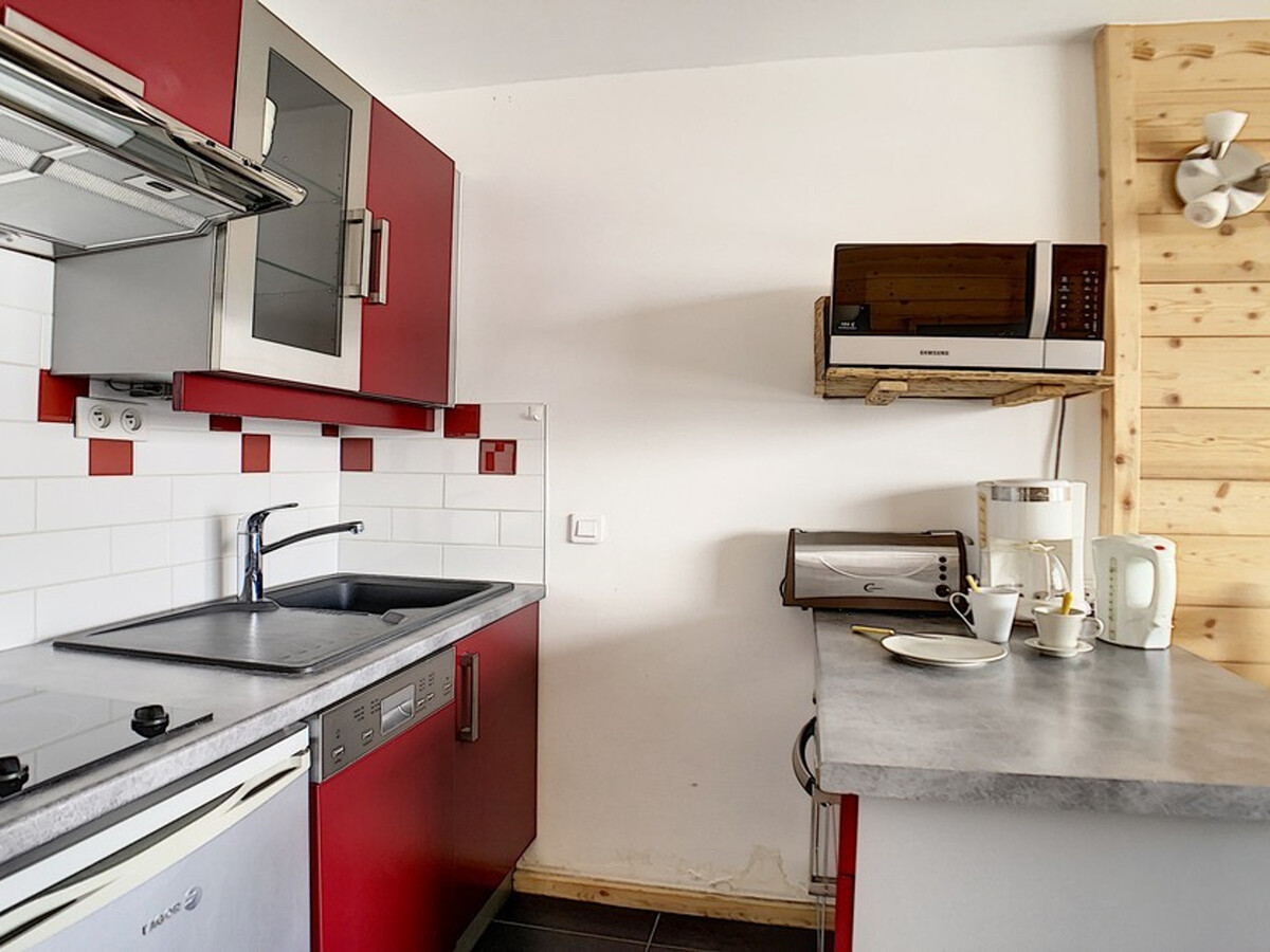 Studio rénové 18 m² avec balcon sud aux Menuires - Photo 3