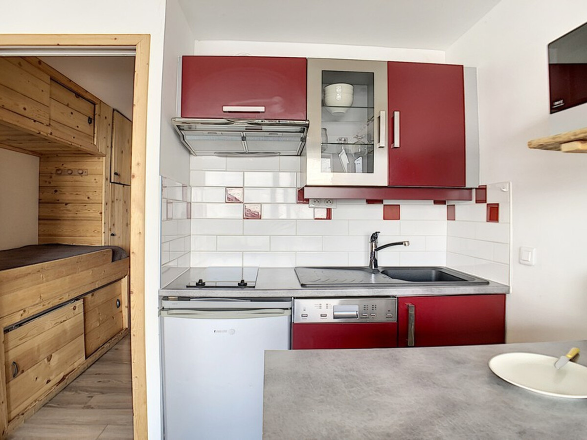 Studio rénové 18 m² avec balcon sud aux Menuires - Photo 5