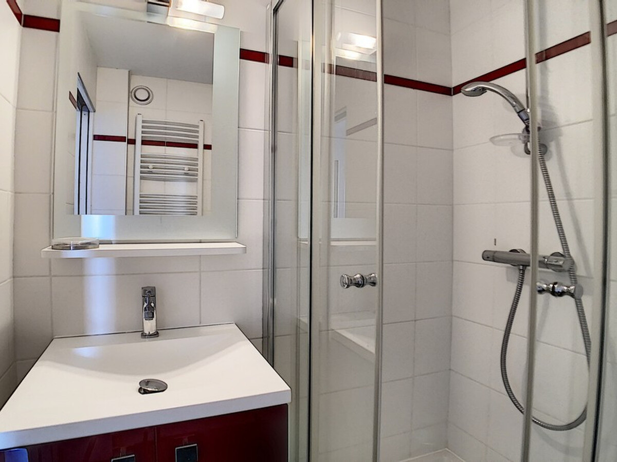 Studio rénové 18 m² avec balcon sud aux Menuires - Photo 12