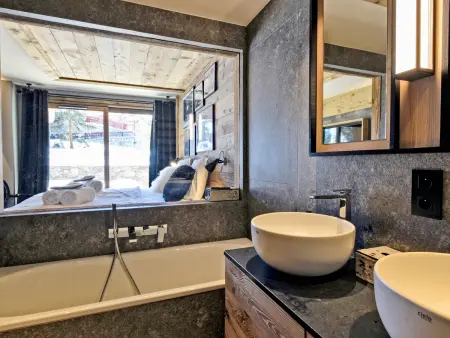 Appartement 5 chambres luxe avec spa et terrasse 108m² aux Allues : photo 18