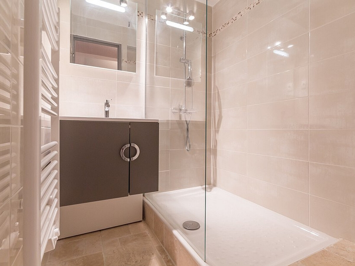 Studio 21 m² skis aux pieds, balcon vue montagnes - Photo 10