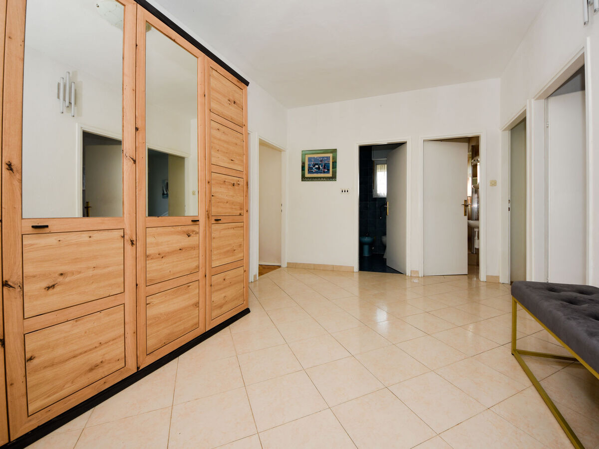 Maison Irma - 6 chambres à 100 m de la mer, Sukošan - Photo 17
