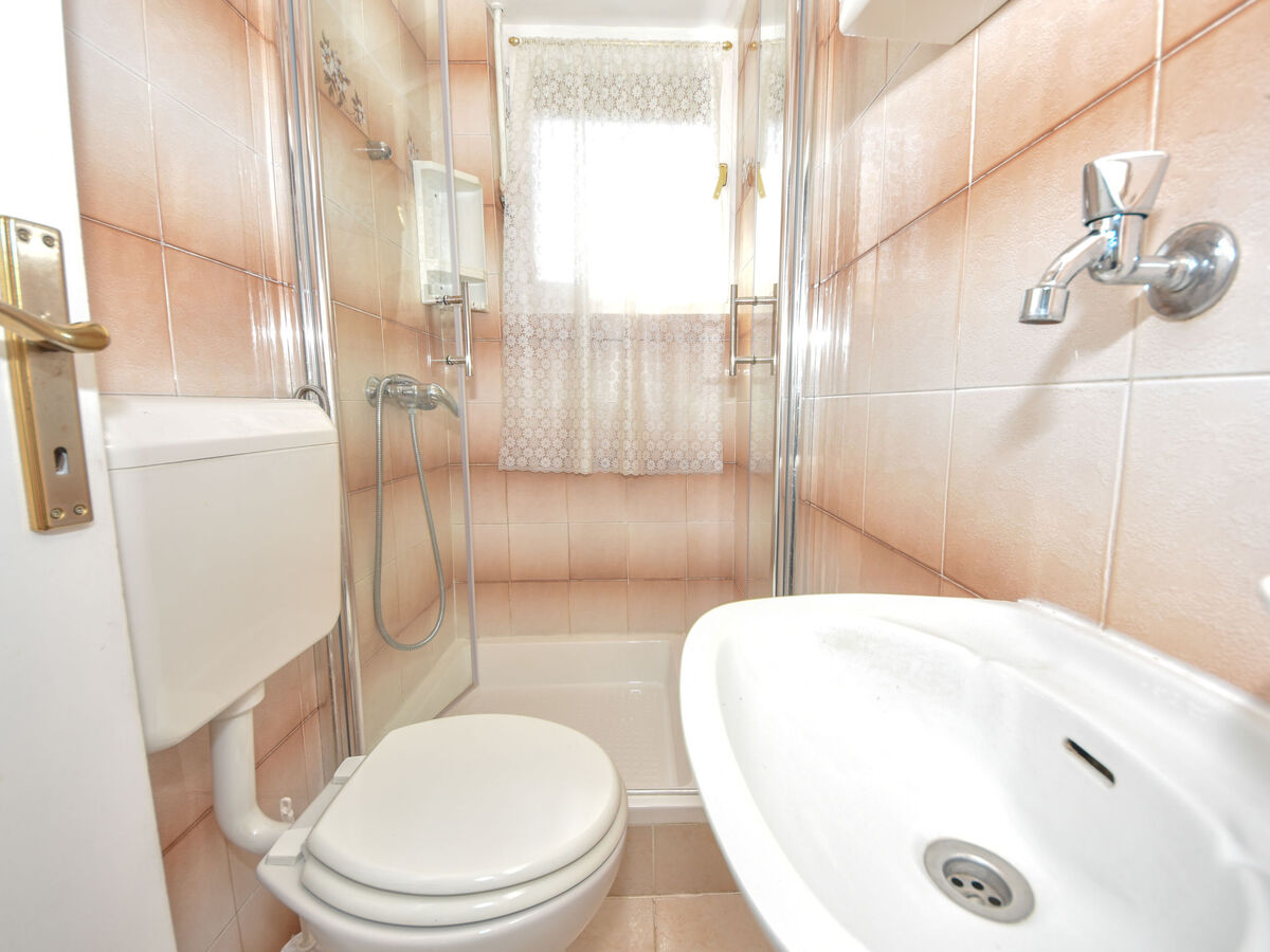 Maison Irma - 6 chambres à 100 m de la mer, Sukošan - Photo 23