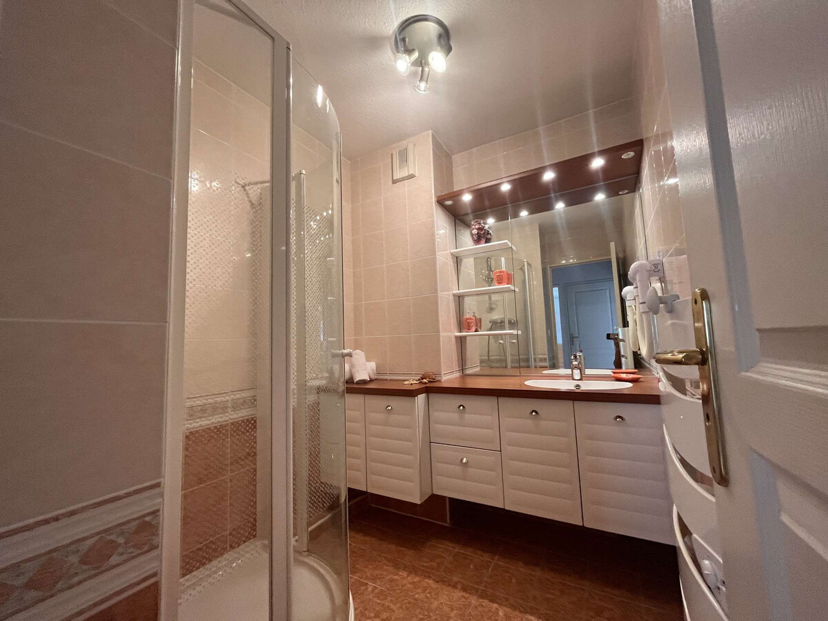 Appartement 2 chambres, 2 terrasses à 1,5 km de la plage - Photo 13