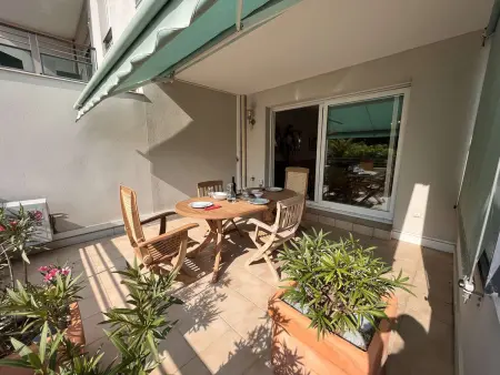Location appartement à Fréjus, Appartement Lumineux à 1,5 km de la Plage avec 2 Terrasses - Fréjus