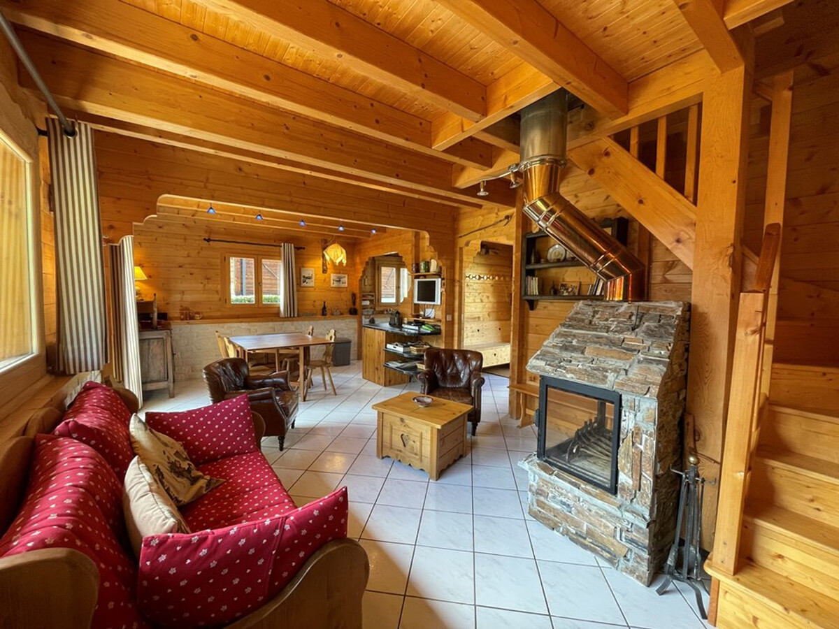 Chalet 8 pers, 5 ch, cheminée à 200 m des pistes - Photo 2