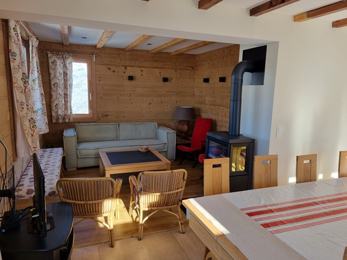 Chalet 11 pers, 4 chambres, vue Aravis, 200 m des pistes - Photo 1