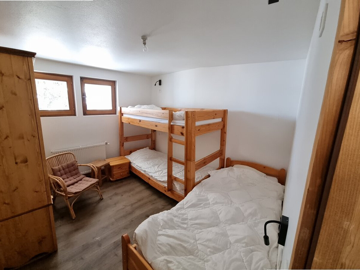 Chalet 11 pers, 4 chambres, vue Aravis, 200 m des pistes - Photo 6