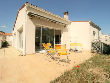 Location maison à La Tranche sur Mer, Maison avec Jardin à 150m de la Plage, 2 Chambres, Wi-Fi, Parking, Animaux Acceptés