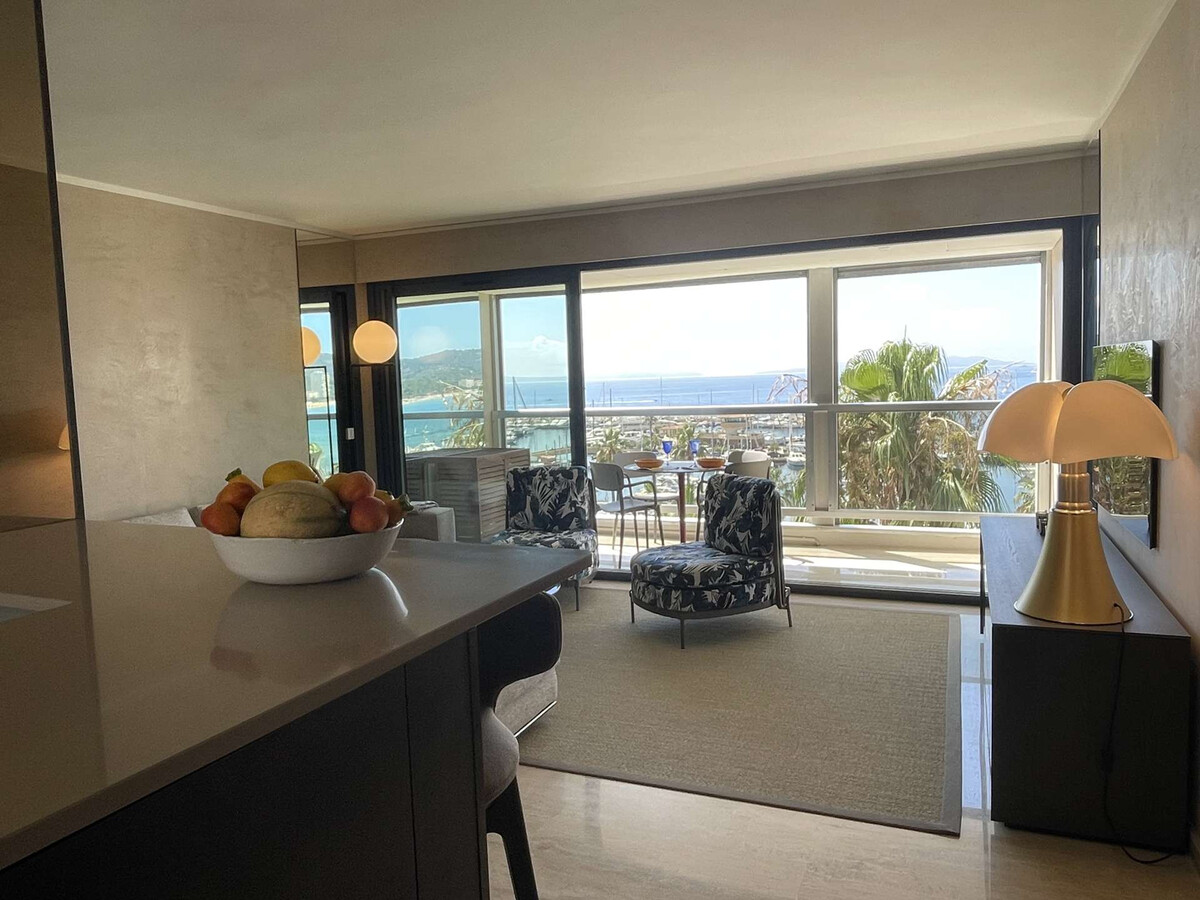 Appartement vue mer climatisé au port du Lavandou - Photo 3