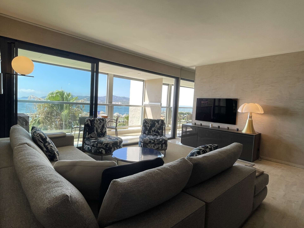 Appartement vue mer climatisé au port du Lavandou - Photo 4