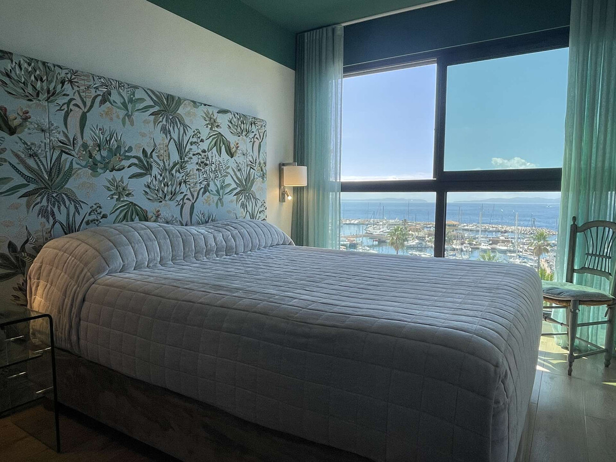 Appartement vue mer climatisé au port du Lavandou - Photo 9