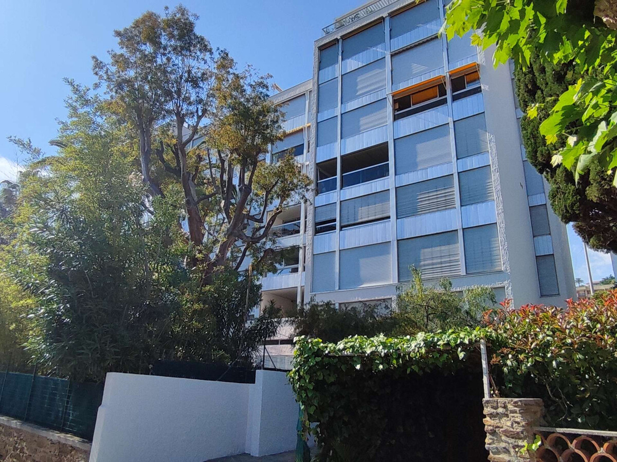 Appartement vue mer climatisé au port du Lavandou - Photo 17